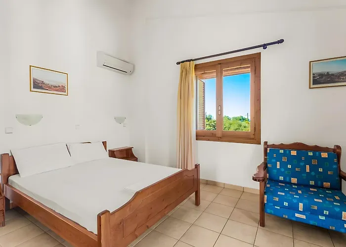 Thalpori In Stoupa, Mani Landhuis *