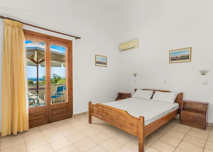 Thalpori In Stoupa, Mani Landhuis