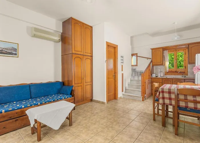 Thalpori In Stoupa, Mani Landhuis