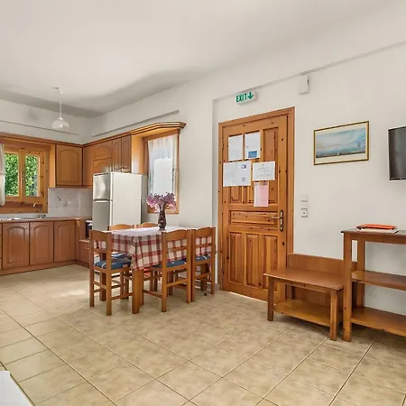 Thalpori In Stoupa, Mani Lantställe