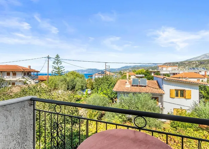 Thalpori In Stoupa, Mani 스투파