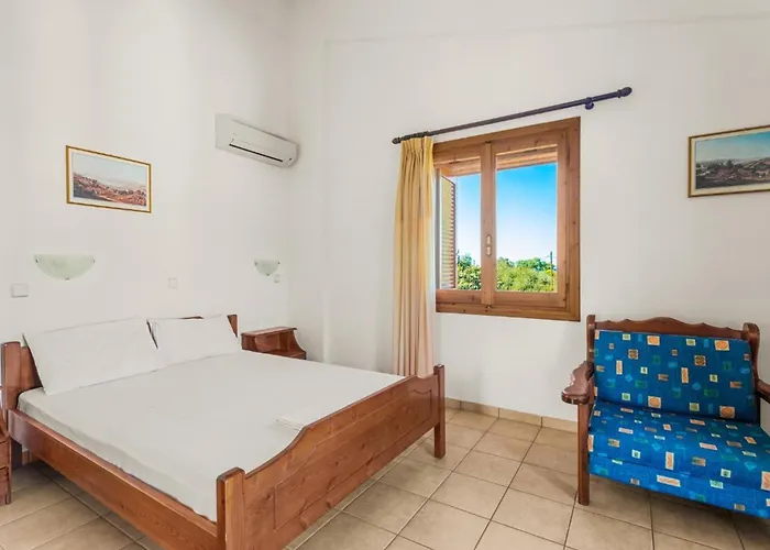 Thalpori In Stoupa, Mani * Stoúpa