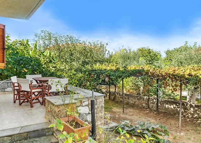 Lantställe Thalpori In Stoupa, Mani